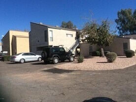 2694 E Oakleaf Dr in Tempe, AZ - Building Photo
