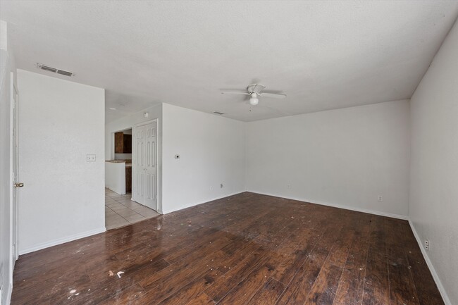 905 Shepherd St in Morgan, TX - Building Photo - Interior Photo