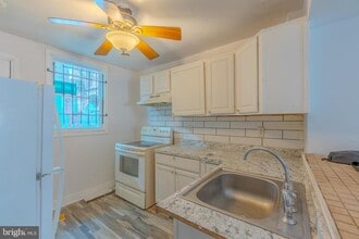 3204 Hartville St in Philadelphia, PA - Building Photo - Building Photo