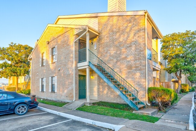 property at 14600 Fonmeadow Dr