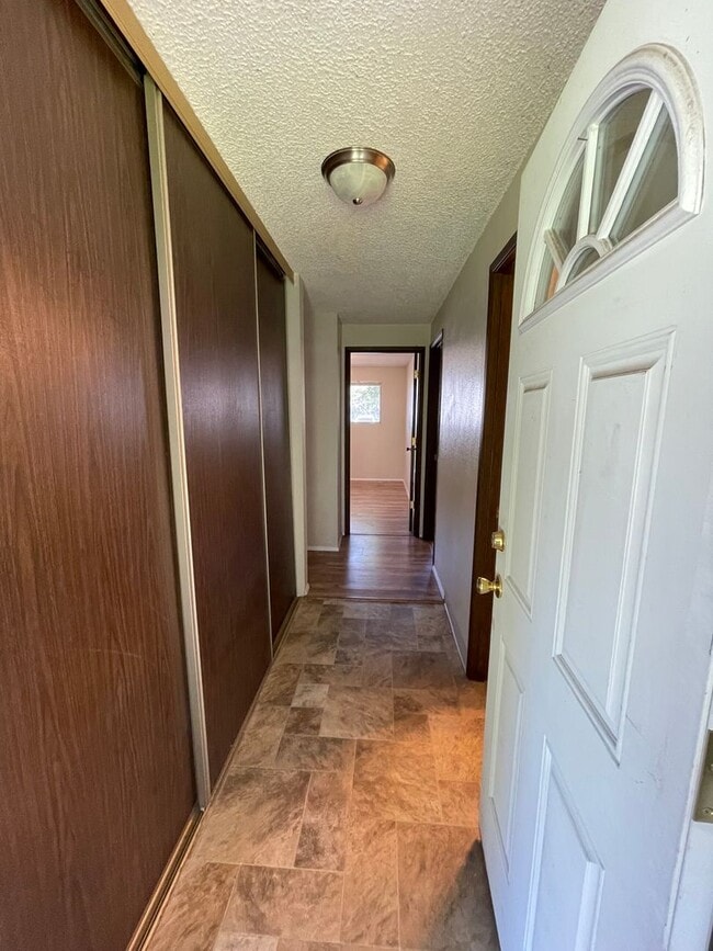 1209 Mitchell St in Klamath Falls, OR - Building Photo - Building Photo