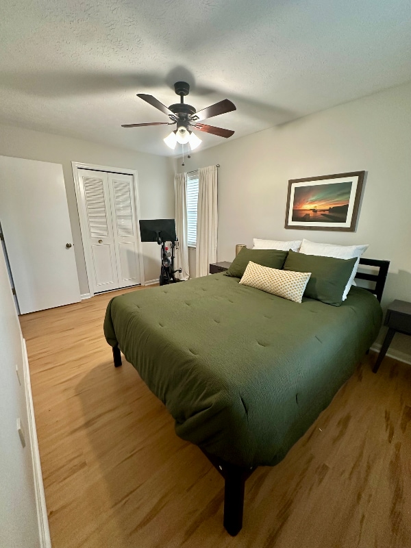 1018 Sir Lancelot Ln in Louisville, KY - Foto de edificio - Building Photo