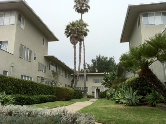 123-133 San Vicente Blvd