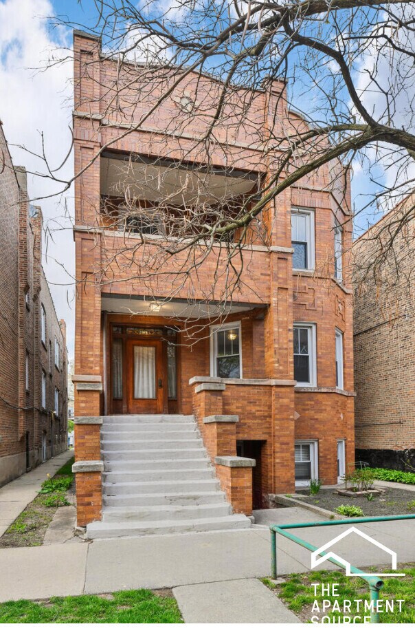 2132 W Iowa St in Chicago, IL - Building Photo - Building Photo