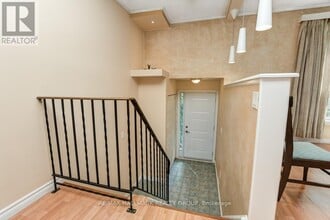 403 Montfort St in Ottawa, ON - Building Photo - Building Photo