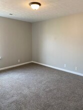 5136 Keegan Way in Louisville, KY - Building Photo - Building Photo