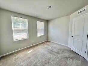 4807 Southern Magnolia Dr in Raleigh, NC - Building Photo - Building Photo