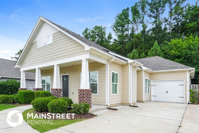 213 Hampton Dr in Calera, AL - Building Photo - Building Photo