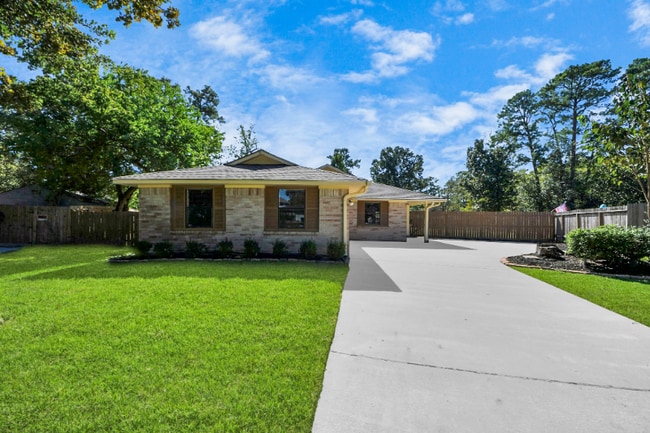2102 Rolling Glen Dr in Spring, TX - Foto de edificio - Building Photo