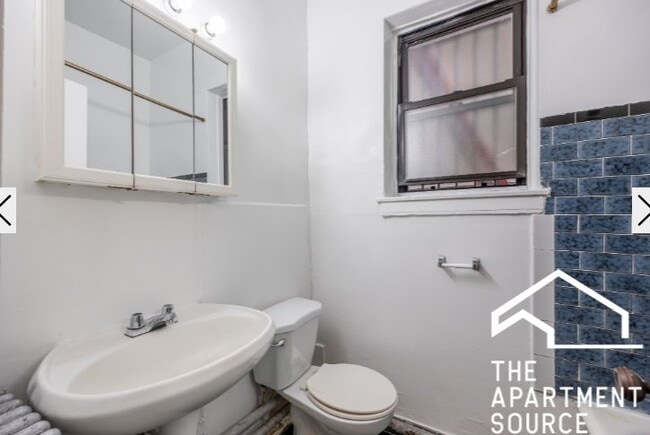 4851 N Damen Ave, Unit 1 in Chicago, IL - Building Photo - Building Photo