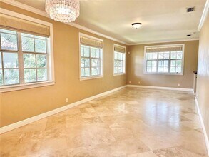 483 Menendez Ave, Unit 10 in Coral Gables, FL - Building Photo - Building Photo