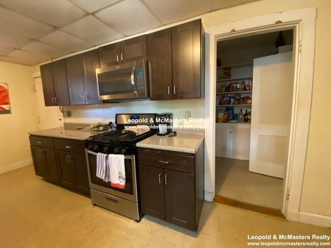 139 Davis Ave, Unit 142 davis ave 2 in Brookline, MA - Building Photo - Building Photo