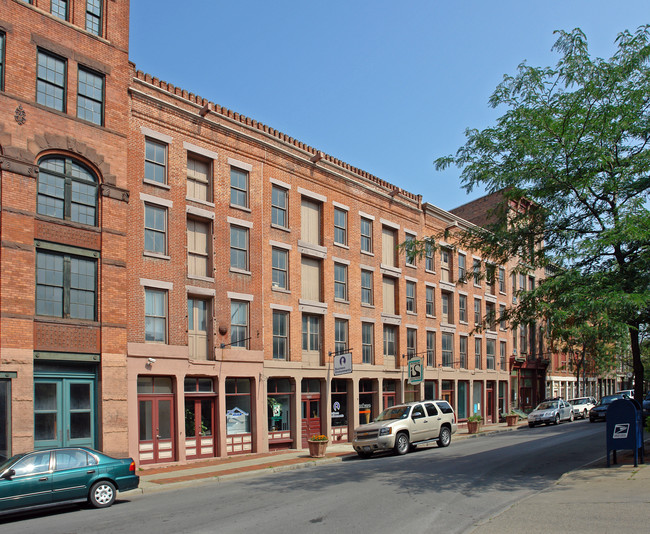 159 River St