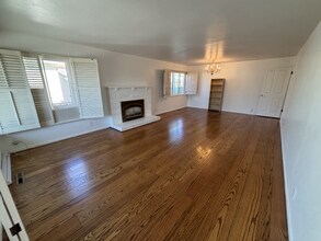 3275 Washington St in Alameda, CA - Building Photo - Building Photo