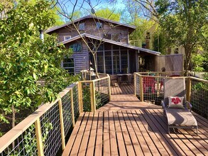 16142 Spring Branch Trail, Unit B in Austin, TX - Building Photo - Building Photo