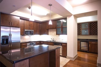 mResidences Miracle Mile in Los Angeles, CA - Building Photo - Interior Photo