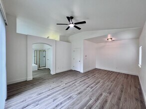 8449 N Thyme Way in Fresno, CA - Building Photo - Building Photo