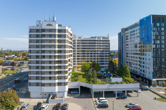 Aldebrain Tower in Toronto, ON - Building Photo - Building Photo