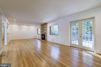 6710 Persimmon Tree Rd in Bethesda, MD - Building Photo - Building Photo