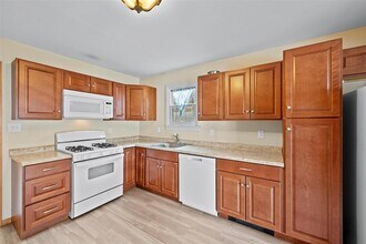 37 St Georges Ave in Monroe, NY - Building Photo - Building Photo