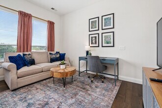 1079 N High St in Columbus, OH - Building Photo - Building Photo