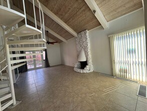 7439 Herschel Ave in San Diego, CA - Building Photo - Building Photo