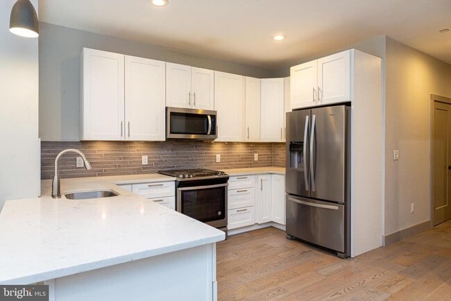 property at 1533 N 33rd St