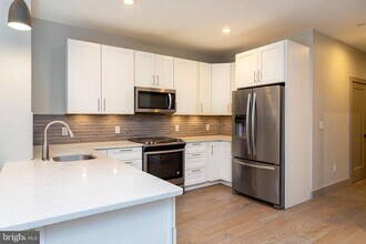1533 N 33rd St in Philadelphia, PA - Building Photo - Building Photo