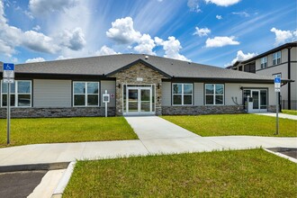 The Groves at Lake Juliana in Auburndale, FL - Building Photo - Building Photo