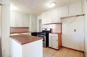 4048 Newshire Dr in Houston, TX - Building Photo - Building Photo