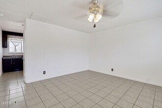 10350 Kellogg St in El Paso, TX - Building Photo - Building Photo