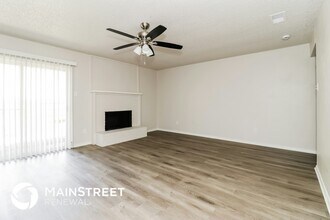 4710 Green Hollow Dr in Arlington, TX - Foto de edificio - Building Photo