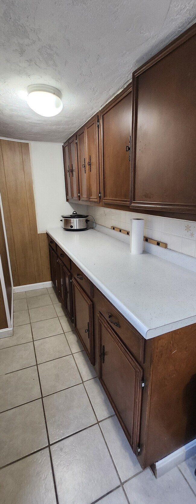 204 Adams St, Unit B in Newton, MA - Building Photo - Building Photo