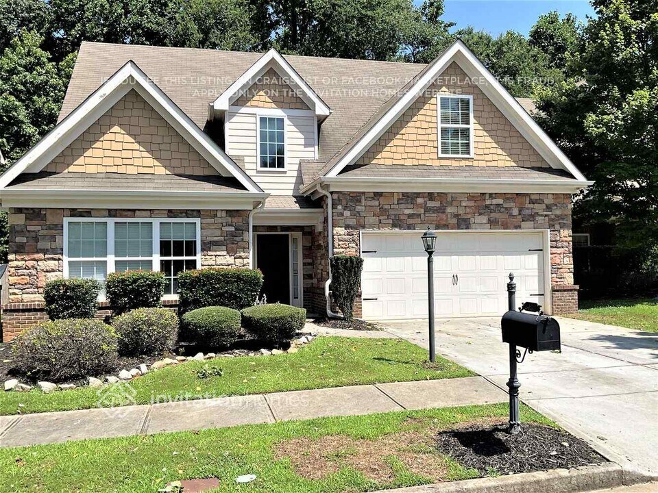 2433 Folsom St in Snellville, GA - Foto de edificio