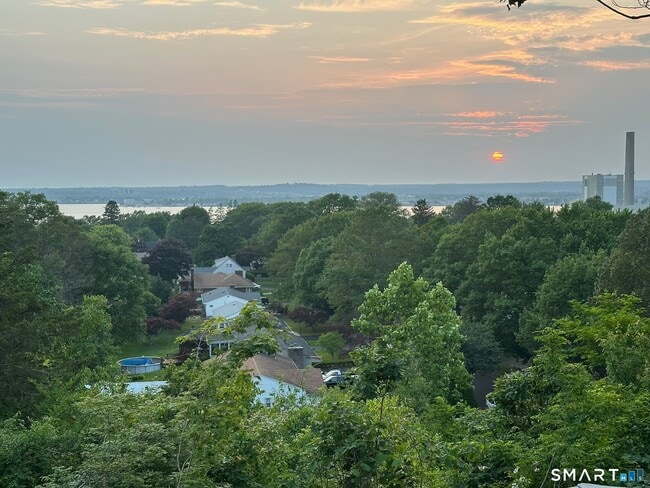 675 Townsend Ave in New Haven, CT - Building Photo - Building Photo