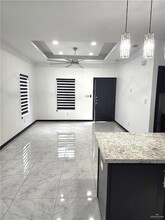 1012 N Woodson Ave, Unit 1 in Edinburg, TX - Building Photo - Building Photo