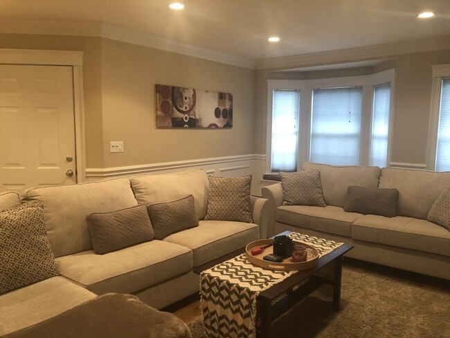 22 Ward St, Unit 1 in Boston, MA - Building Photo - Building Photo