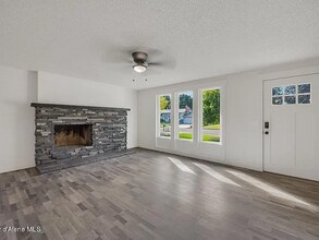 3812 Belmont Rd in Coeur d'Alene, ID - Building Photo - Building Photo