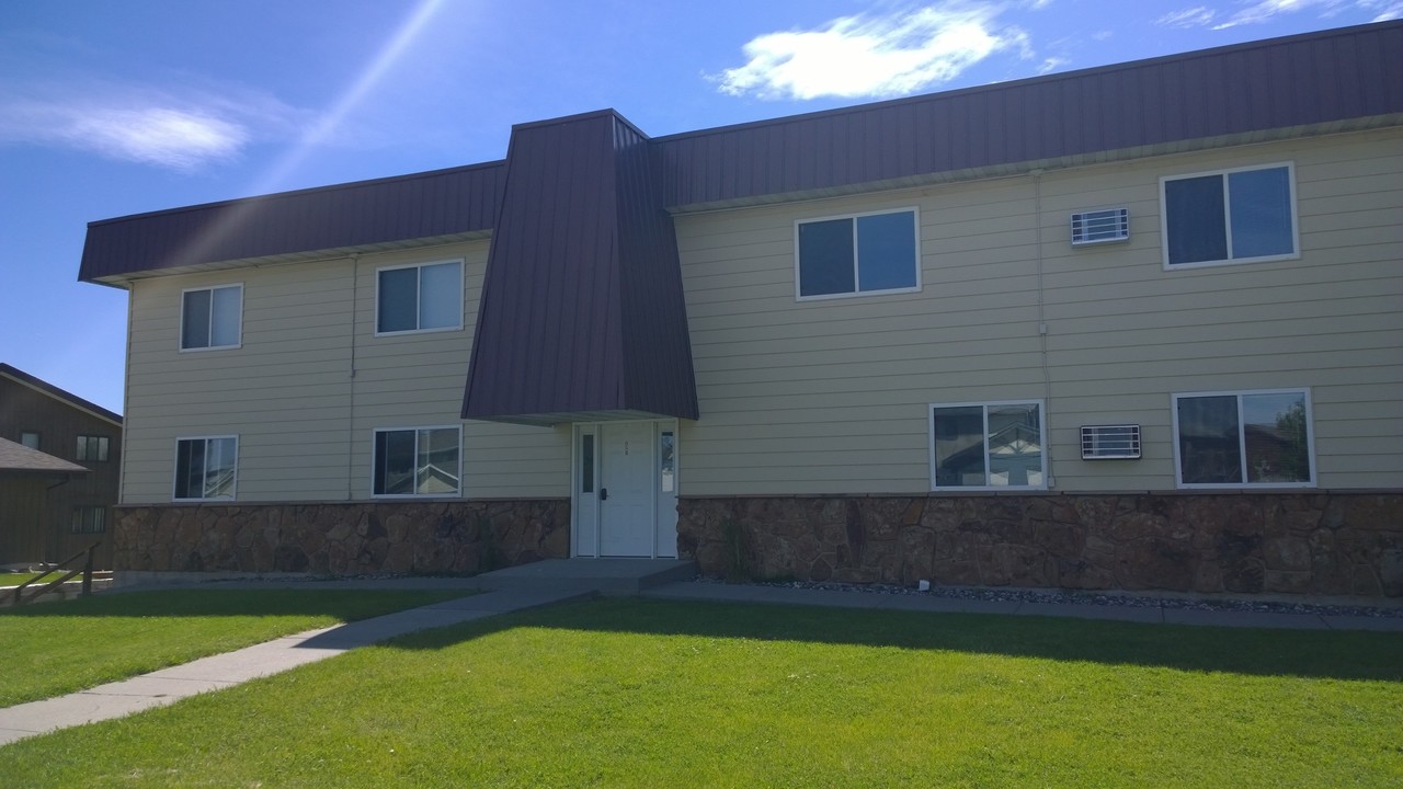 Easy Street Apartments in Billings, MT - Building Photo