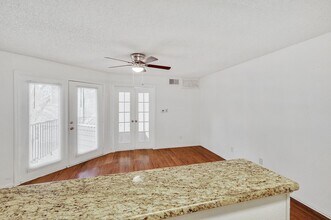 9823 Walnut St, Unit L304 in Dallas, TX - Building Photo - Building Photo