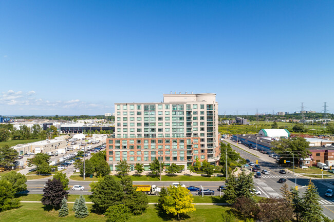 Mon Sheong Court in Toronto, ON - Building Photo - Building Photo