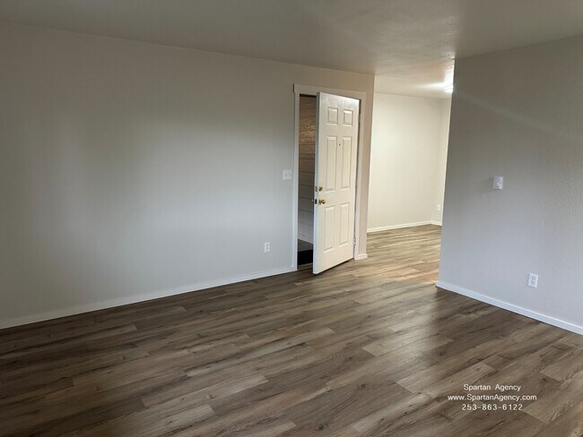 8503 Locust Ave E in Bonney Lake, WA - Building Photo - Building Photo