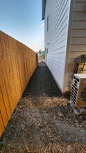 1044 NW Dragonstone St in Bremerton, WA - Building Photo - Building Photo