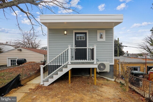 314 Varnum St NW in Washington, DC - Foto de edificio - Building Photo