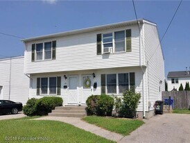 294 Grosvenor Ave, Unit 294 in East Providence, RI - Building Photo