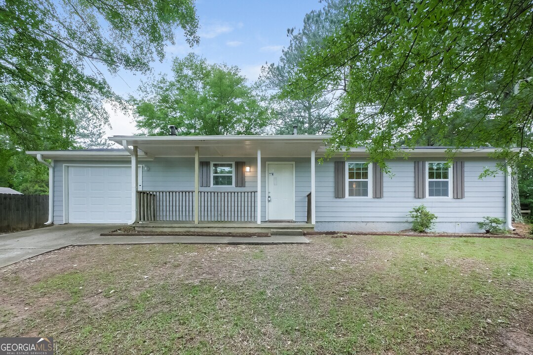 6325 Steepleridge Ct in Riverdale, GA - Building Photo