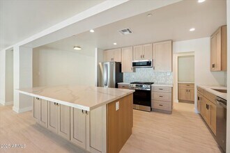 7754 E Verde Ln in Scottsdale, AZ - Building Photo - Building Photo