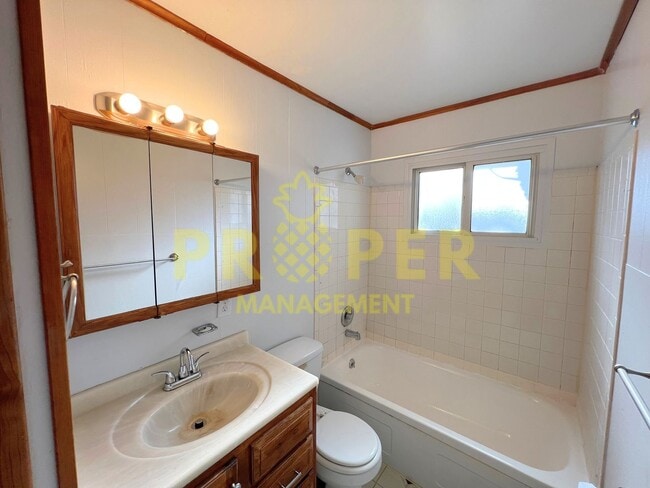 4586 Live Oak Dr in Dayton, OH - Building Photo - Building Photo