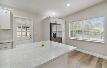 1914 E Crenshaw St in Tampa, FL - Building Photo - Building Photo