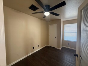 2485 Armour Ave in Kingman, AZ - Foto de edificio - Building Photo